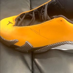Air Jordan 14 retros Ferrari yellow
